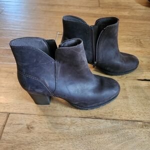 Clarks 100% Leather Comfort Footbed Boot Size 9.5